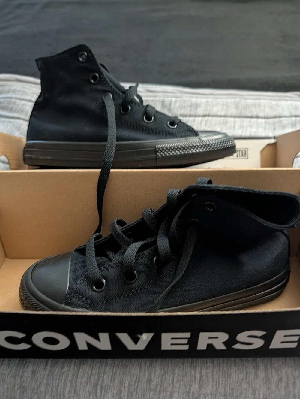 Converse all black
